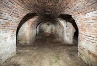 "Zauberhafter Dreikanthof mit großem Gartenparadies bei Tulln"