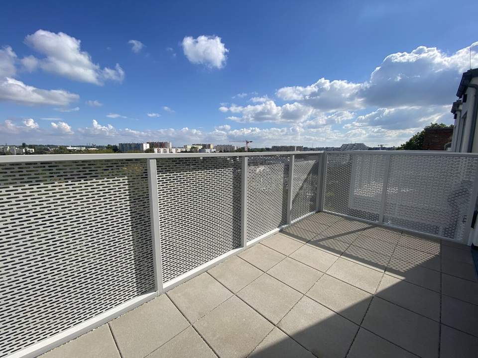 TRAUM WEITBLICK 2 Zimmer + Balkon - 1 bedroom apartment + balcony ERSTBEZUG =Das Laurenz= U3