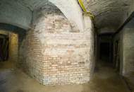 ENTZÜCKENDE MAISONETTE MIT TERRASSE IM KLASSISCHEN ALTBAU