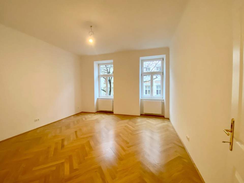 ERSTBEZUG! CHARMANTER 2 ZIMMER ALTBAU, U3 NÄHE