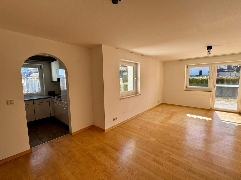 Wohnen mit Weitblick – Sonnige 3-Zimmer-Wohnung mit Terrasse & Garten