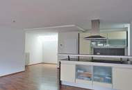 3-Zimmer-Wohntraum mit Loggia &amp; Panorama-Gemeinschaftsdachterrasse