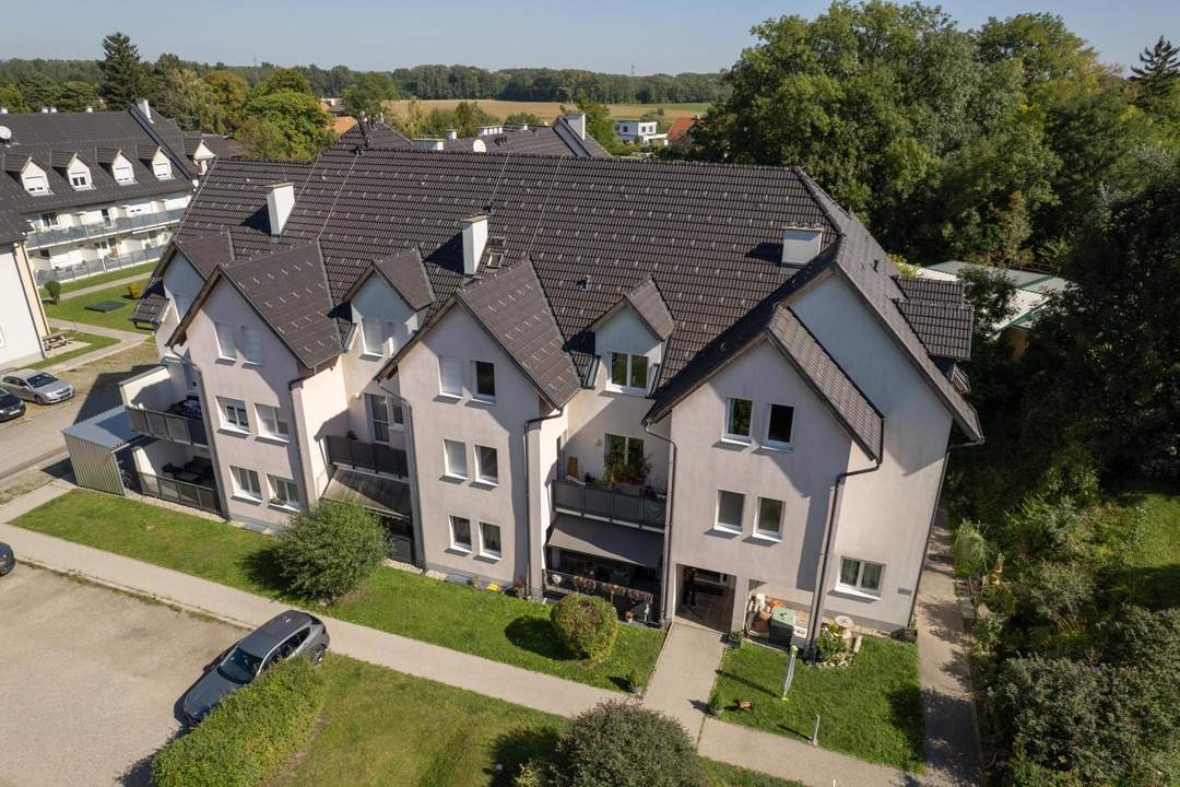 Schöne 3 Zimmer Wohnung mit Ausblick ins Grüne