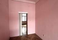 Großzügige Altbauwohnung mit großem Ausbaupotential