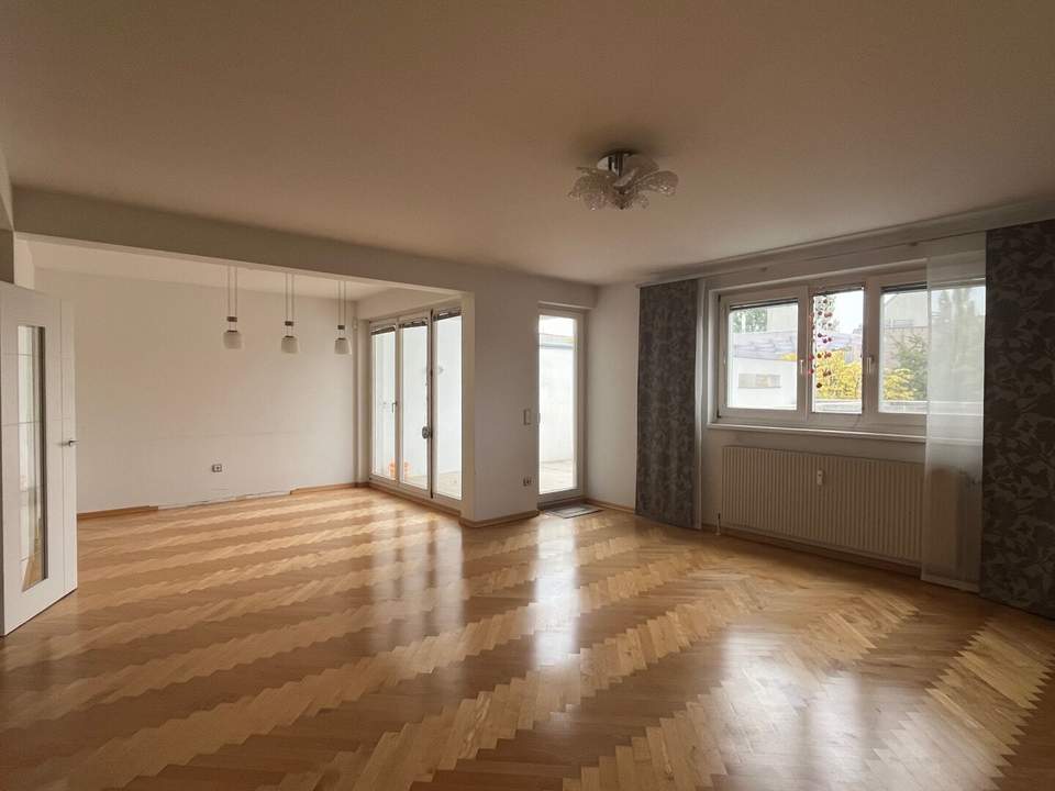 Schöne 5 Zimmer-Maisonette mit großer Terrasse