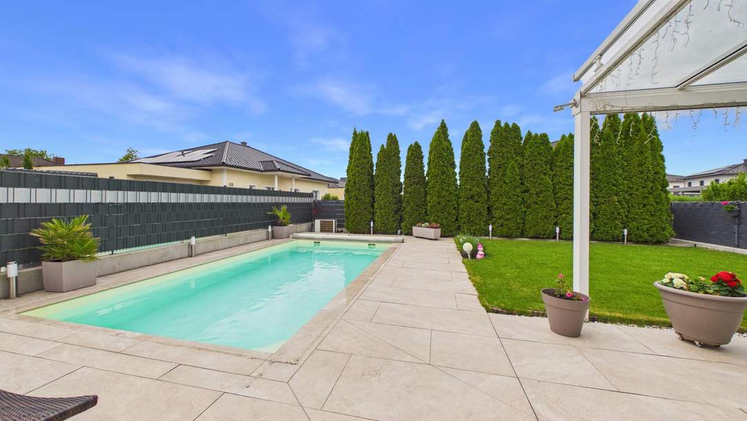 Doppelhaushälfte mit beheizbaren Pool