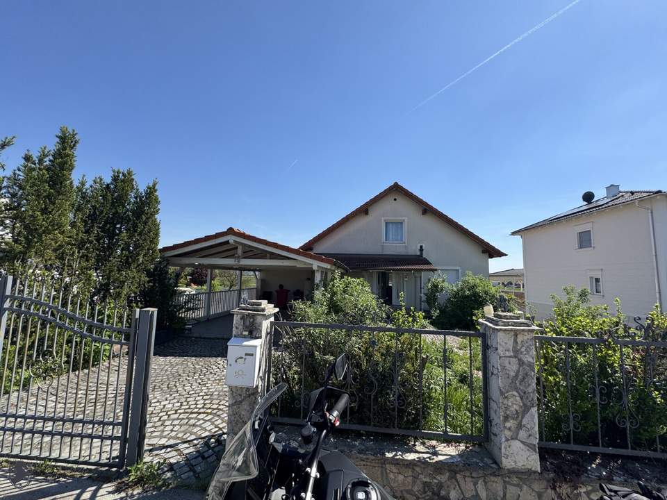 Außergewöhnliches Einfamilienhaus mit zwei Wohneinheiten, Garten und Gästehaus – am Ortsrand im Grünen und dennoch stadtnah