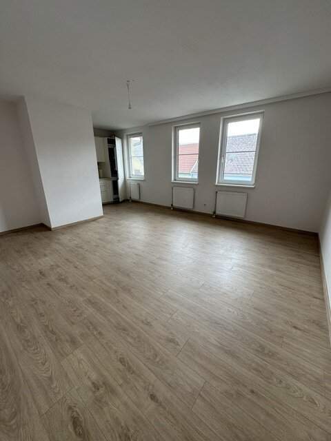 Sehr schöne top 3-Zimmer-Wohnung mit zentraler Raumaufteilung & inkludiertem Autoabstellplatz