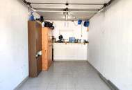 WOHNBAUGRUNDSTÜCK: Grünes Paradies in Stadtnähe mit teilweiser Bebauung: 2 Garagen + Wohnwagencarport + Keller, ....