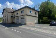 Schöner Wohnen mit vielen Garagen (Oldtimer?)