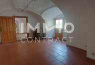 WOHN-UND GESCHÄFTSHAUS AUS DEM 16. JAHRHUNDERT IM HERZEN VON LANGENLOIS 100 m Kellerröhre, Nebengebäude, Innenhof, Geschäftslokale, usw.