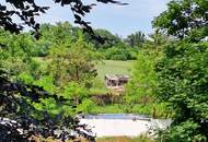 GROSSER EBENER GARTEN MIT TEILSANIERTEM HAUS MIT 2 WOHNEINHEITEN NAHE WIEN