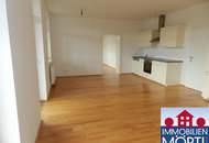 SCHÖNE 3-ZIMMERWOHNUNG MIT TRAUMTERRASSE