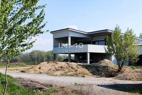Attraktiver Betriebsstandort: Halle, Büro-/Wohngebäude und großes Grundstück mit Entwicklungspotential, Gewerbeobjekt-kauf, 2.650.000,€, 2474 Neusiedl am See