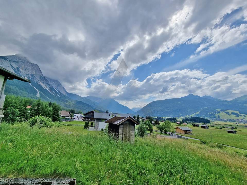 Traumgrundstück mit Bergpanorama in der Tiroler Zugspitzarena