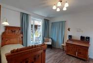 Sehr liebevoll und stilvoll saniertes Bauernhaus mit zwei Ferienappartements