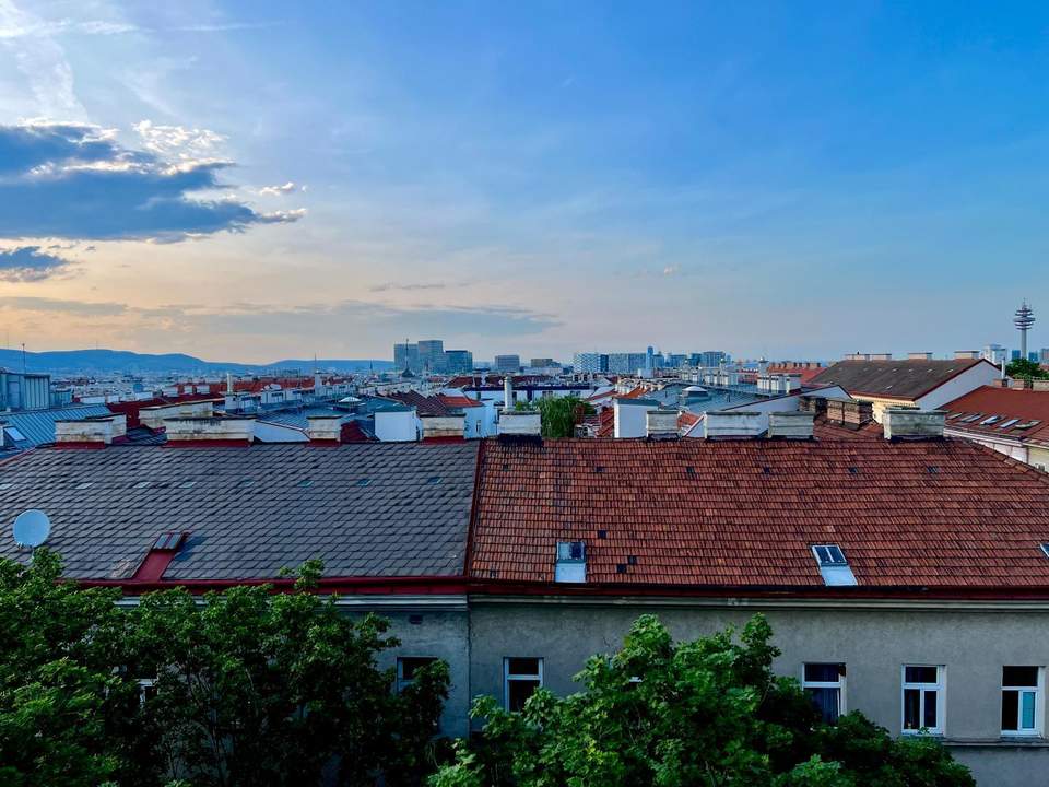 Wohnen über den Dächern Wiens – Sanierte 2-Zimmer-Wohnung mit Panoramablick &amp; U1-Nähe