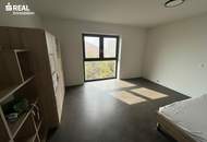 Teilsaniertes Einfamilienhaus mit großzügigem Nebengebäude