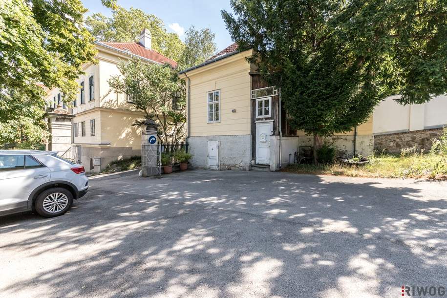 Einmalige Gelegenheit | Kompaktes Einfamilienhaus mit Garten auf schloßartigem Anwesen in ruhiger Lage | U-Bahnnähe | Parkplatz | sanierungsbedürftig, Haus-kauf, 450.000,€, 1130 Wien 13., Hietzing