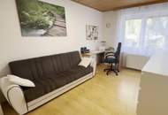 Sehr gepflegtes Einfamilienhaus in Ruhelage - voll unterkellerter Bungalow, Doppelgarage GENERALSANIERT