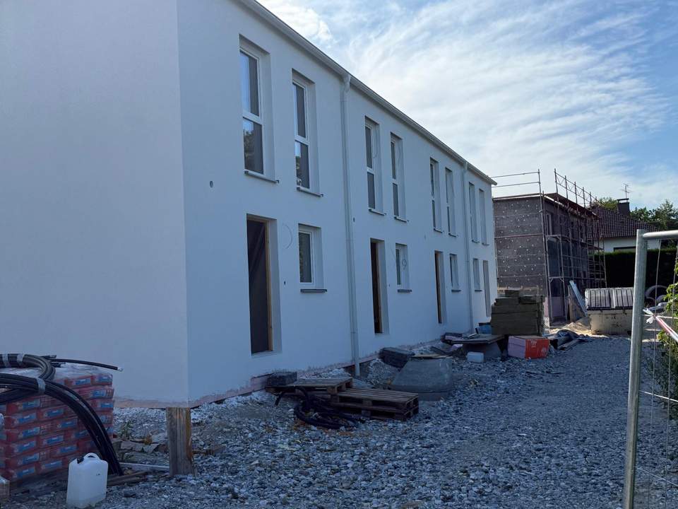 LEISTBARER WOHN(T)RAUM IN LENGENFELD