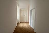 UNBEFRISTET - Repräsentative 9-Zimmer Altbauwohnung mit Balkon und Blick auf das Rathaus – ca. 293 m² in bester Innenstadtlage - auch ideal als Büronutzung