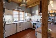 "Zauberhafter Dreikanthof mit großem Gartenparadies bei Tulln"