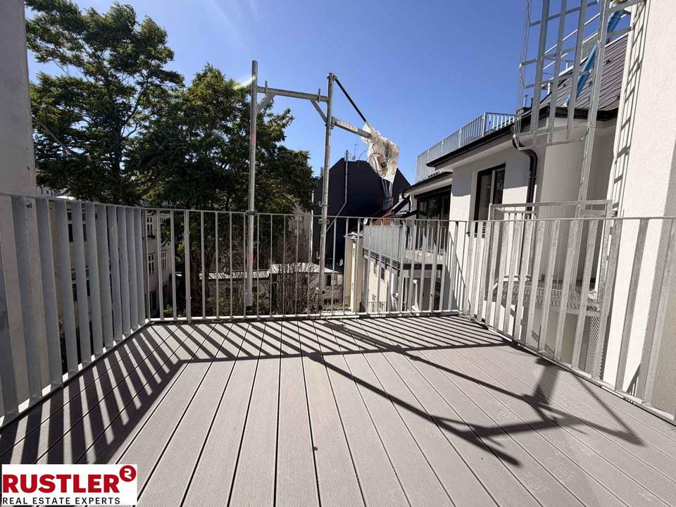 Terrassentraum! 3-Zimmer Dachgeschosswohnung nähe Schubertpark