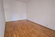UNBEFRISTETE 60 m2 ALTBAU, 2 Zimmer, Komplettküche, Wannenbad, Parketten, 1. Liftstock, Innstraße