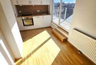 Traumblick - Ihr Logenplatz über der Stadt! Wohnen im Dachgeschoss mit WOW-Effekt! Traumhaft saniertes Altbauhaus + Hofseitige Terrasse + Tolle Infrastruktur und Anbindung + Lebensqualität pur!