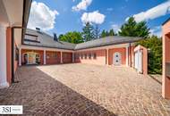 Luxuriöse Villa in Gießhübl: Stilvolles Wohnen mit Pool & traumhaftem Garten!