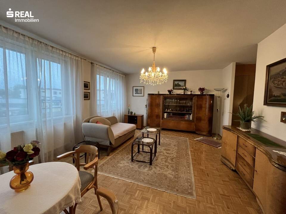 Großgarconniere mit PKW-Stellplatz in Parsch