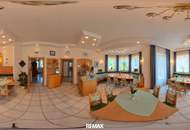 „Wohnen & Wohlfühlen im Hügelland – vielseitige Immobilie mit 8 Gästezimmern & Privatwohnung“