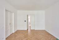 Erstbezug nach Sanierung: Schöne 3-Zimmer-Altbauwohnung mit Balkonmöglichkeit