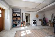 "Zauberhafter Dreikanthof mit großem Gartenparadies bei Tulln"