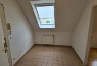Befristet vermietete 2-Zimmmer- Dachgeschosswohnung - Garten-/Hofseitig ausgerichtet!