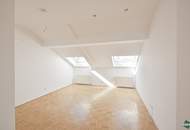 Helle 3-Zimmer-Dachgeschoß-Wohnung mit Blick auf die Votivkirche