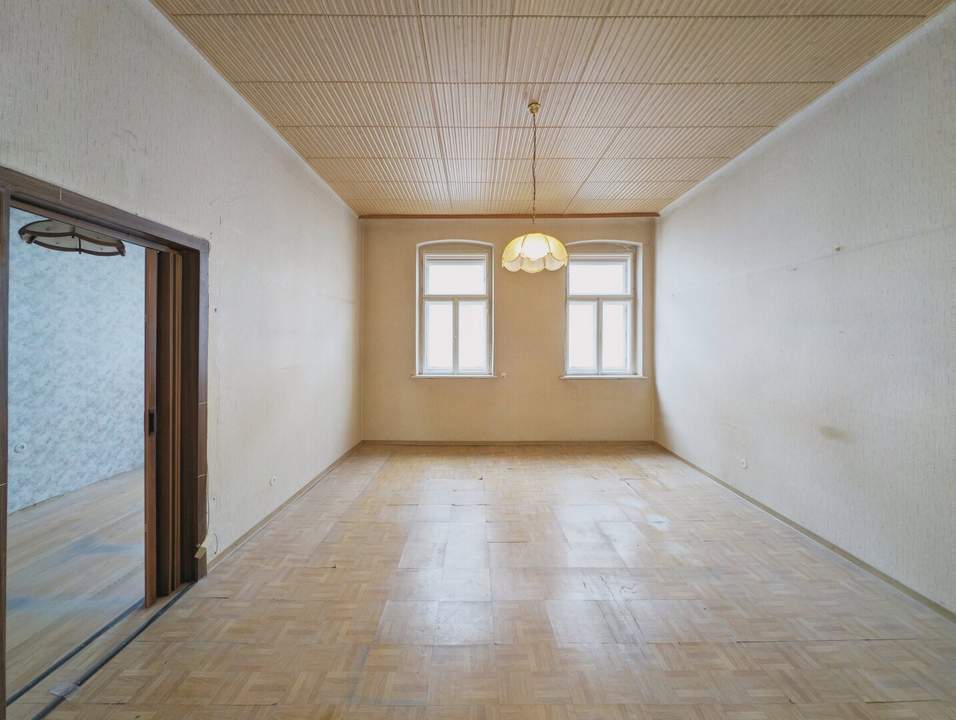 ++W1++ 2-Zimmer Altbau-Wohnung (sanierungsbedürftig) mit viel Potenzial!!!