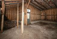 Kleines Haus mit Nebengebäude