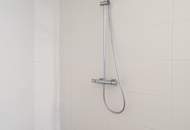 Zweitbezug: 4-Zimmer-Altbauwohnung in Citynähe - Dachgeschoss m. Klimaanlage - ab 1.3. 2026 !