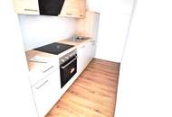 Zentrale und schöne 2-Zimmer Wohnung mit großer Loggia