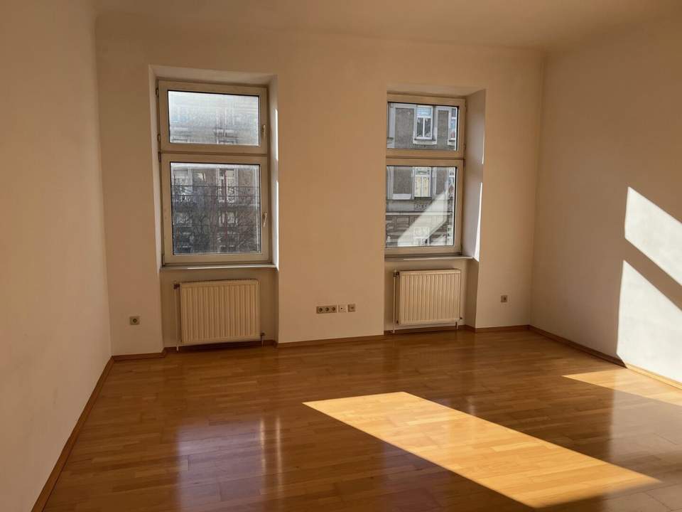 U6 Jägerstraße - gepflegter 3 Zimmer Altbau im 3. Stock