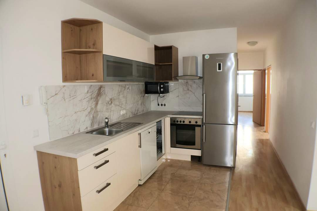 Parkplatz - Fußbodenheizung - 3 Zimmer - Grünblick