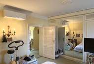 Eine Villa mit Wohnkultur, parkähnlichem Garten und Pool // A Villa of Distinction with Park-Like Garden and Pool //