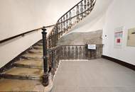 Altbau mit Südbalkon | 2-Zimmer in ruhiger Innenhoflage | Einbauküche | Lift | Kellerabteil