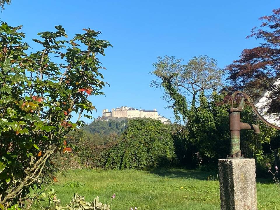 Villengrundstück mit traumhaftem Ausblick!