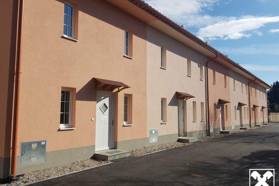 SOFORT EINZIEHEN UND WOHLFÜHLEN - MASSIVE UND HOCHWERTIGE BAUWEISE MIT HOHER LEBENSQUALITÄT AM LAND, Haus-kauf, 192.000,€, 2042 Hollabrunn