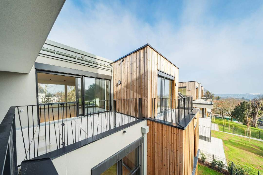 STOCK IM WEG - Licht. Raum. Luxus. - 5 Zimmer Erstbezug mit Südterrasse, Fitness & Garage
