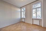 Exklusiv sanierte Altbauwohnung mit Balkon, Stuckdecke und elegantem Wohnambiente