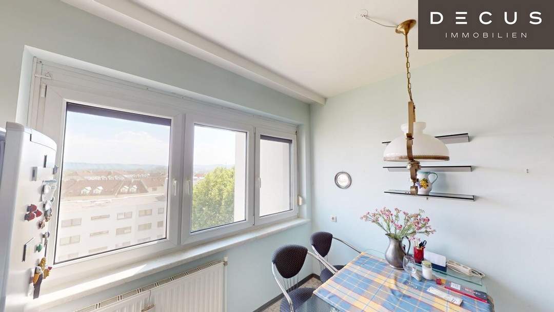 2-ZIMMER WOHNUNG | LOGGIA MIT PANORAMABLICK | RUHIGE LAGE | MODERNISIERTES WOHNHAUS